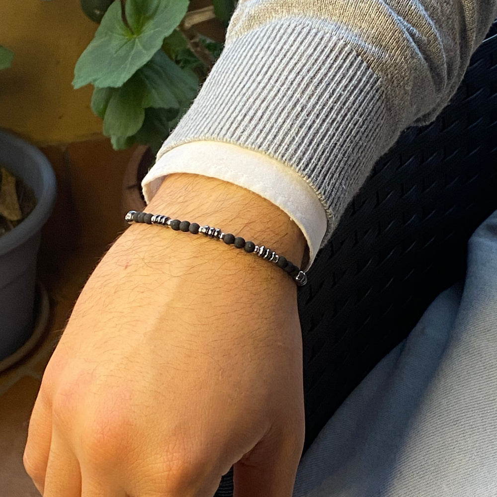Bracciale Unisex Pietre Laviche Nere Ematite indossato