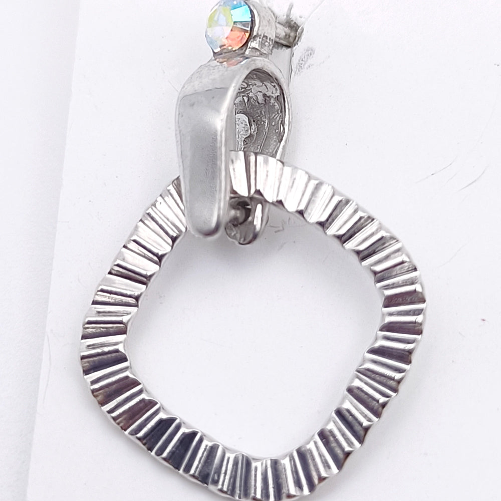 Orecchini Pendenti Argento 925 con Cerchi Martellati e Cristallo Swarovski