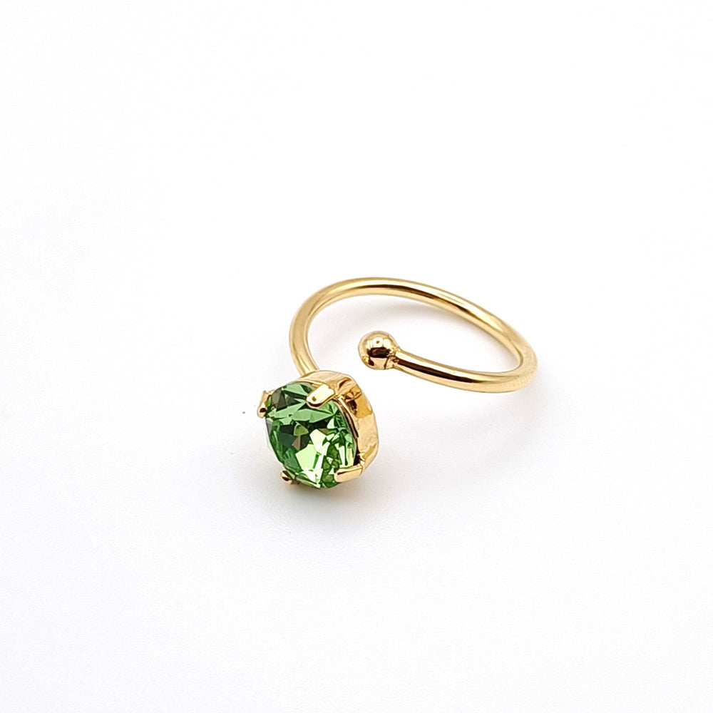 Anello regolabile con cristallo Swarovski verde di ungioielloperte.com